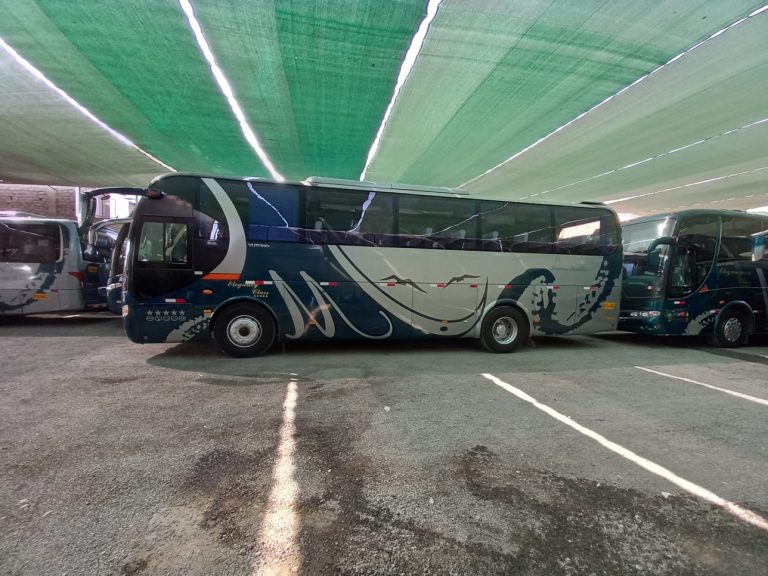 BUS10 B7U960 Foto exterior 2 768x576