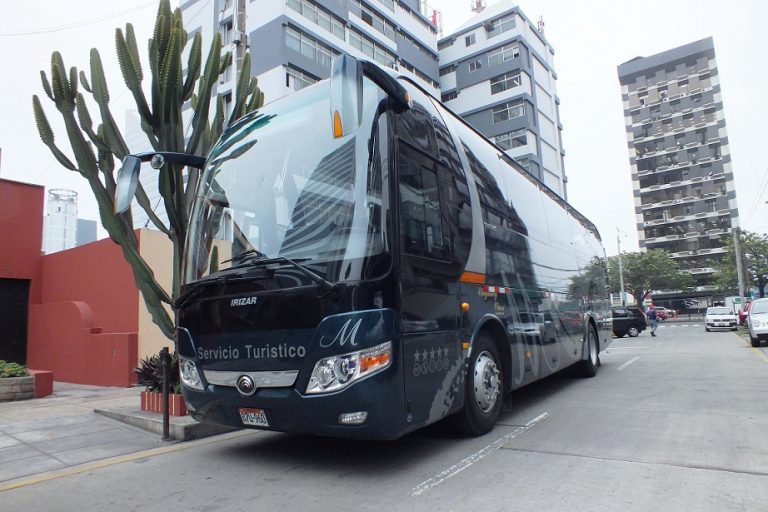 BUS11 B8A 951 Foto Exterior 2 768x512